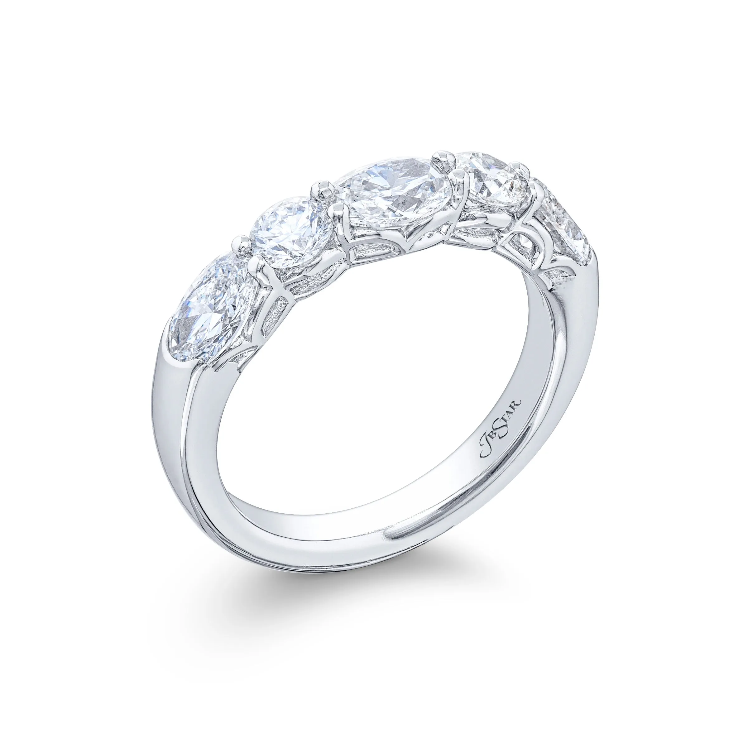 1.80ctw Oval and Round Diamond Band