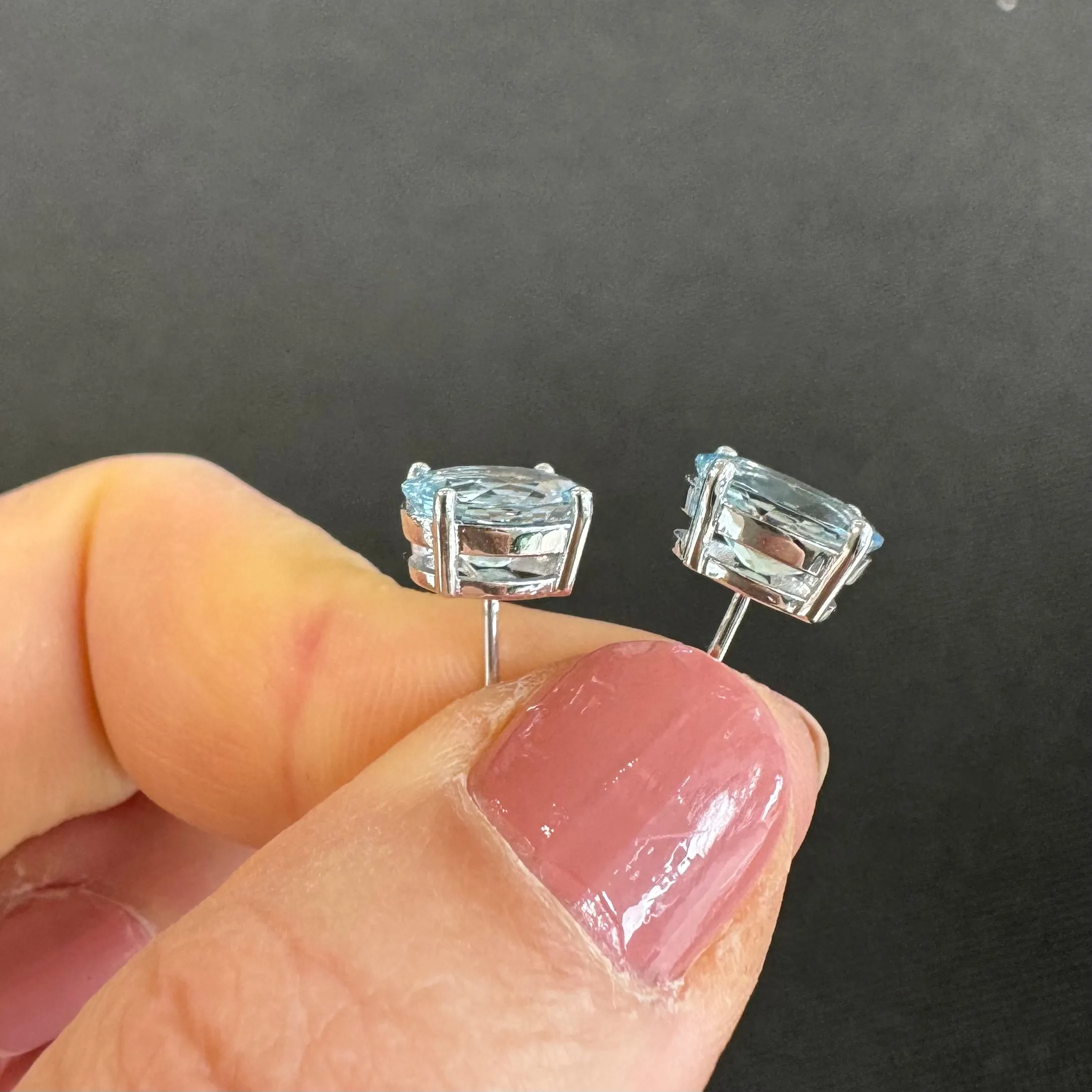 18ct White Gold Oval Aquamarine Stud Earrings