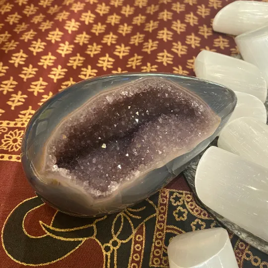 Amethyst Geode Cluster Egg, Egg Shaped Polished, Purple Amethyst Geode Carving, Home Decor, Crystals, 1.2 lb Amethyst Carvings