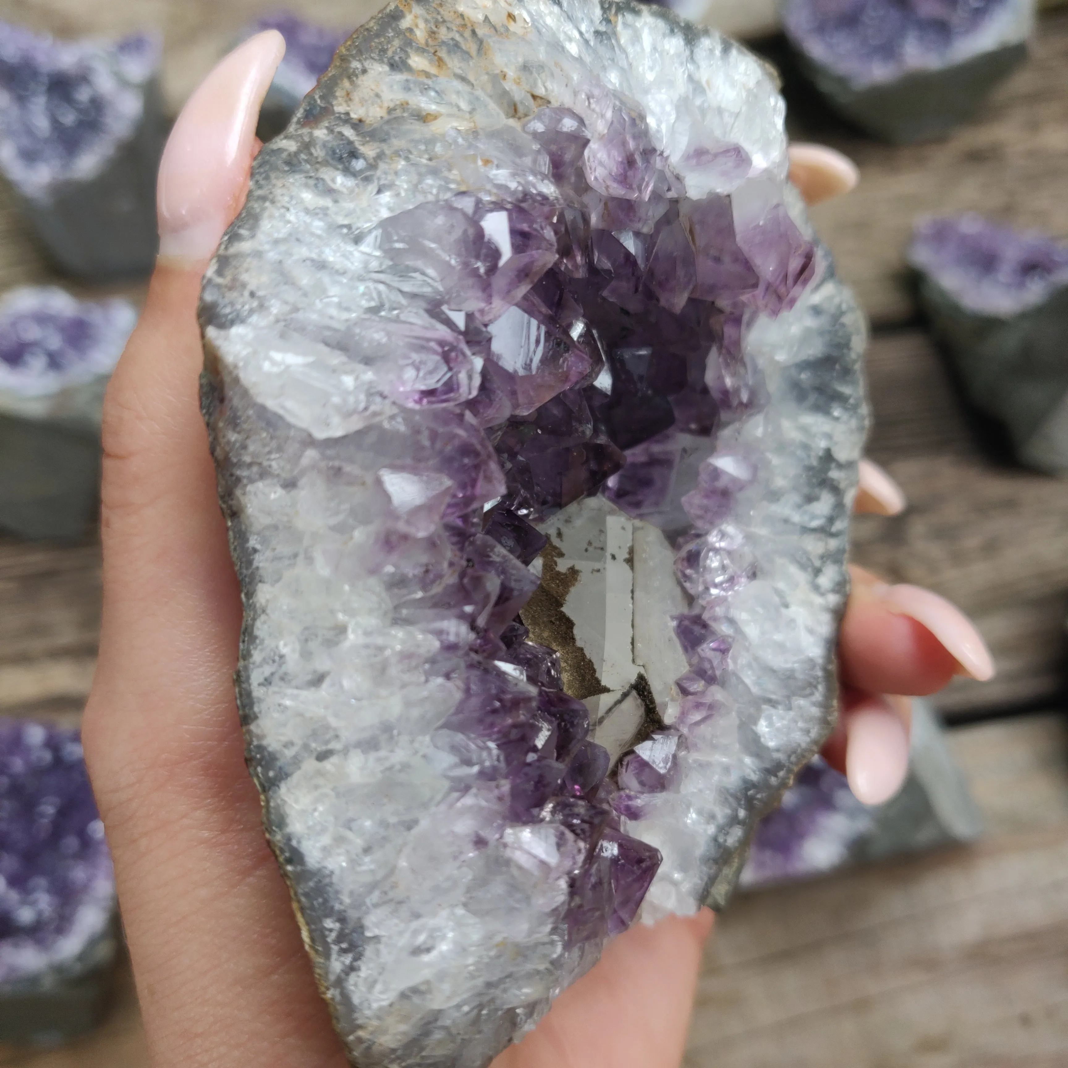 Amethyst Geode Free Form, Cut Base (#25)