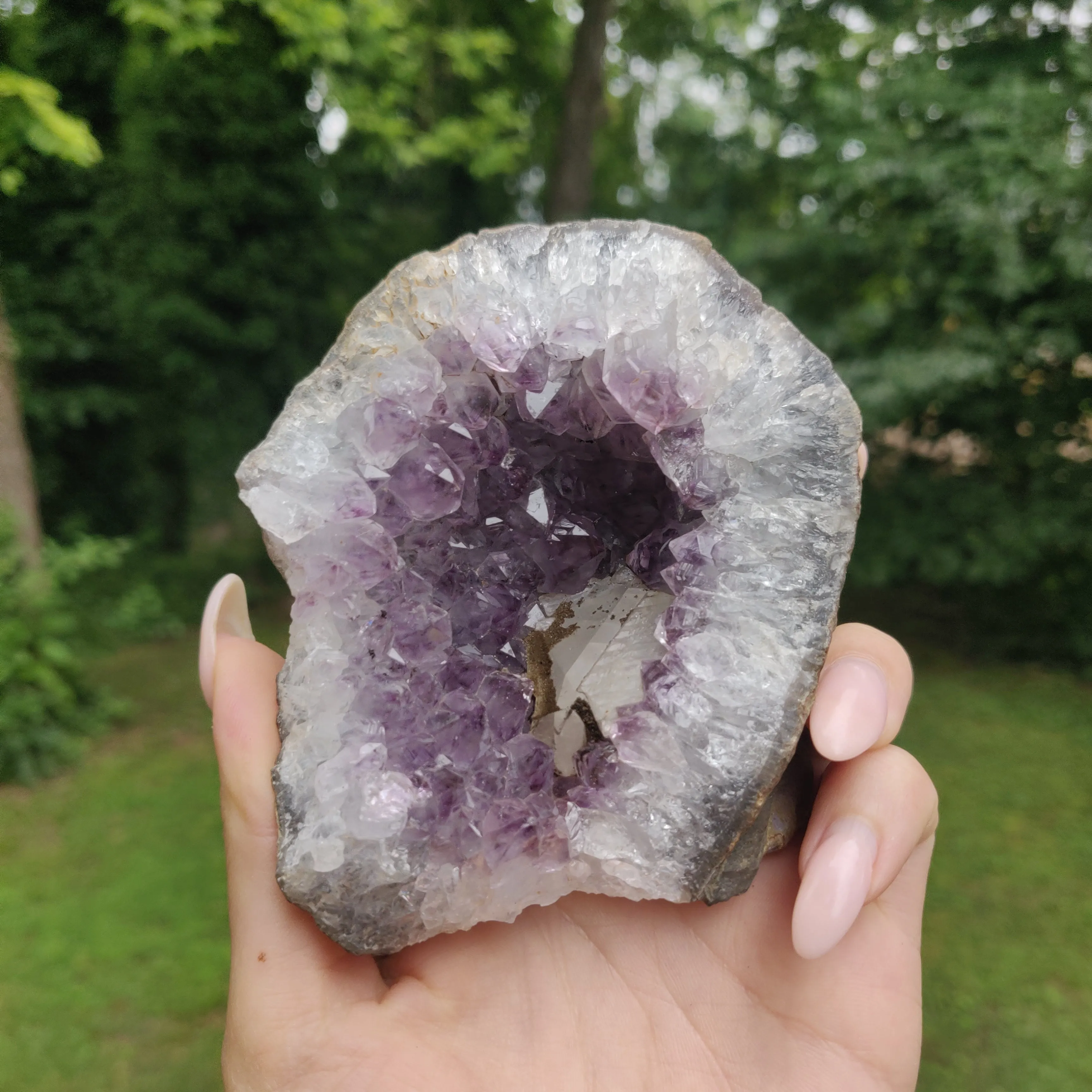 Amethyst Geode Free Form, Cut Base (#25)