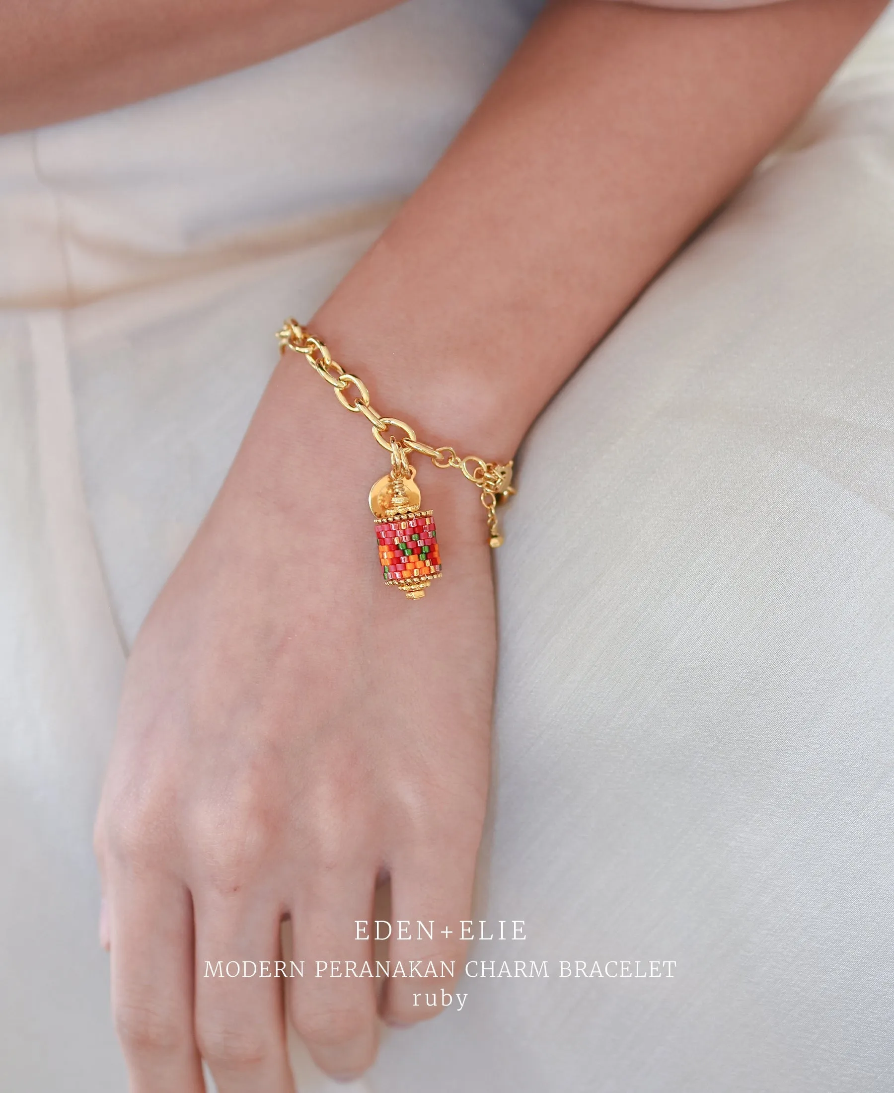 EDEN   ELIE Modern Peranakan gold charm bracelet - Singapore edition