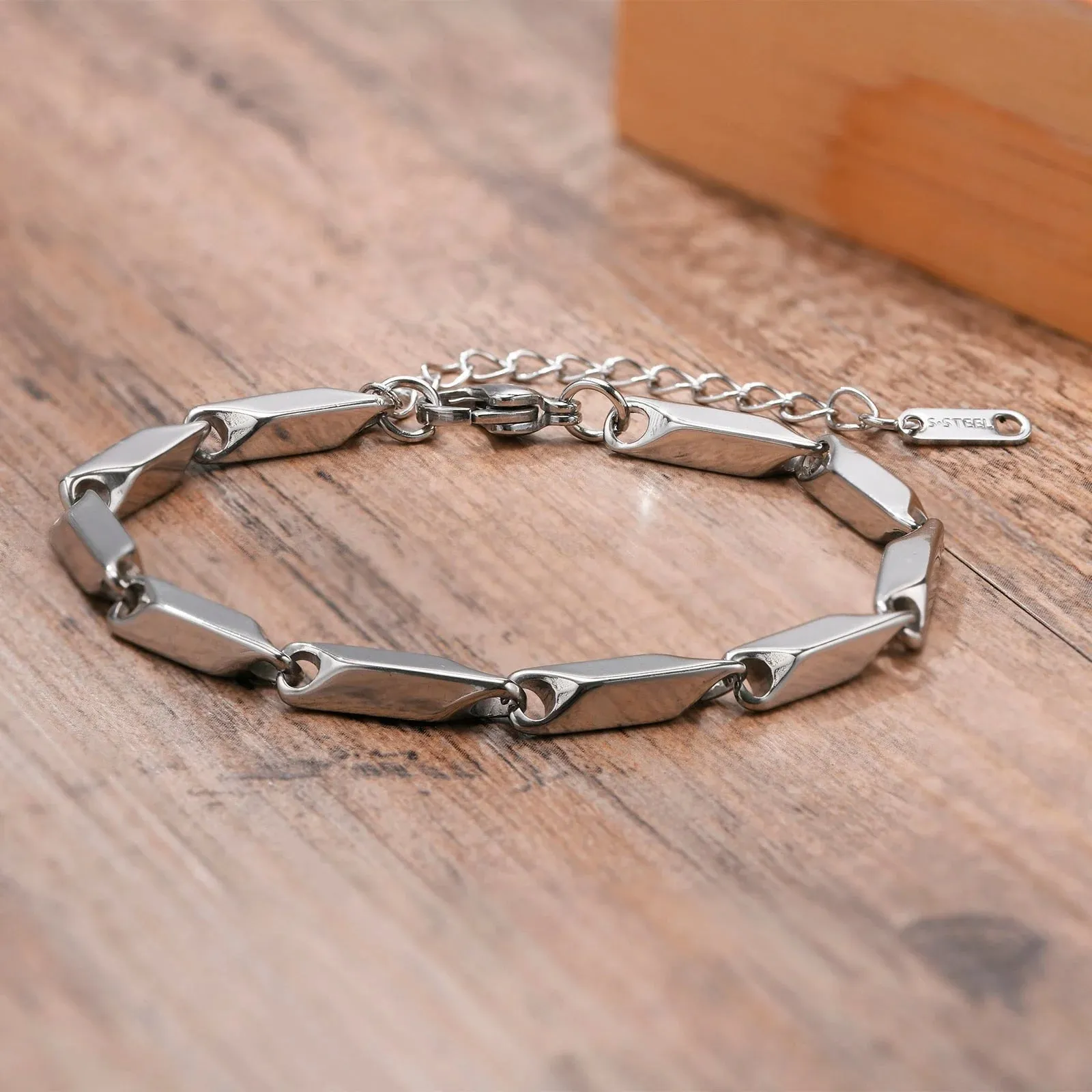 Hunfredo Stainless Steel Bar Link Bracelet