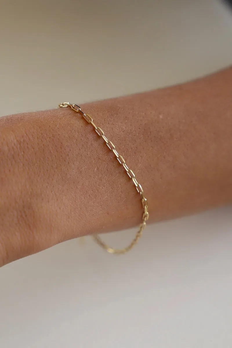 MINIATURE PAPERCLIP CHAIN BRACELET