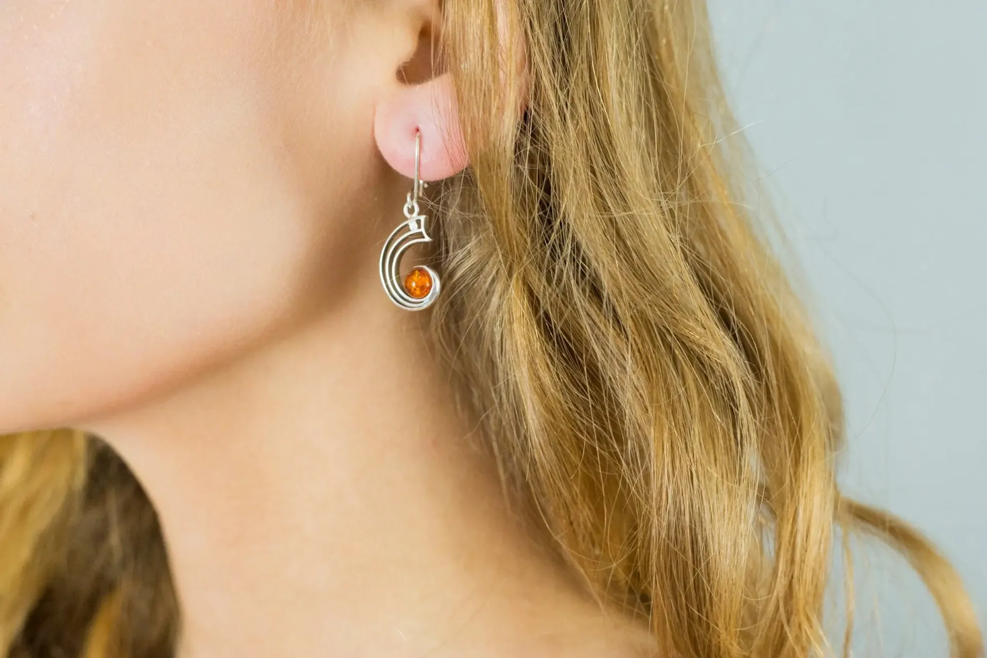 Modern Amber Orbit Earrings - Lightweight Drop Earrings with Baltic Amber Stone