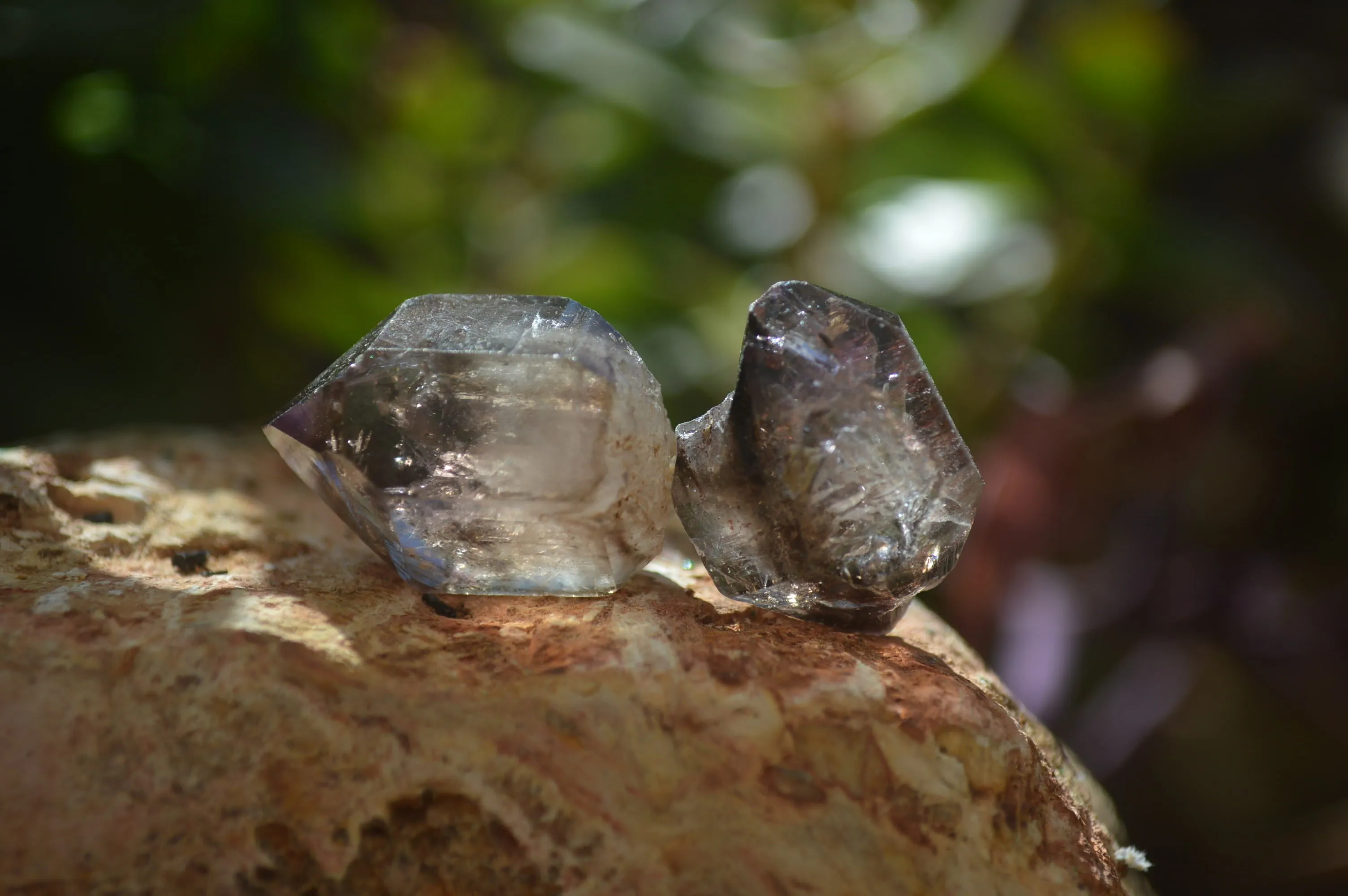 Natural Smokey Window Amethyst Crystals x 0.9 Kg Lot From Chiredzi, Zimbabwe