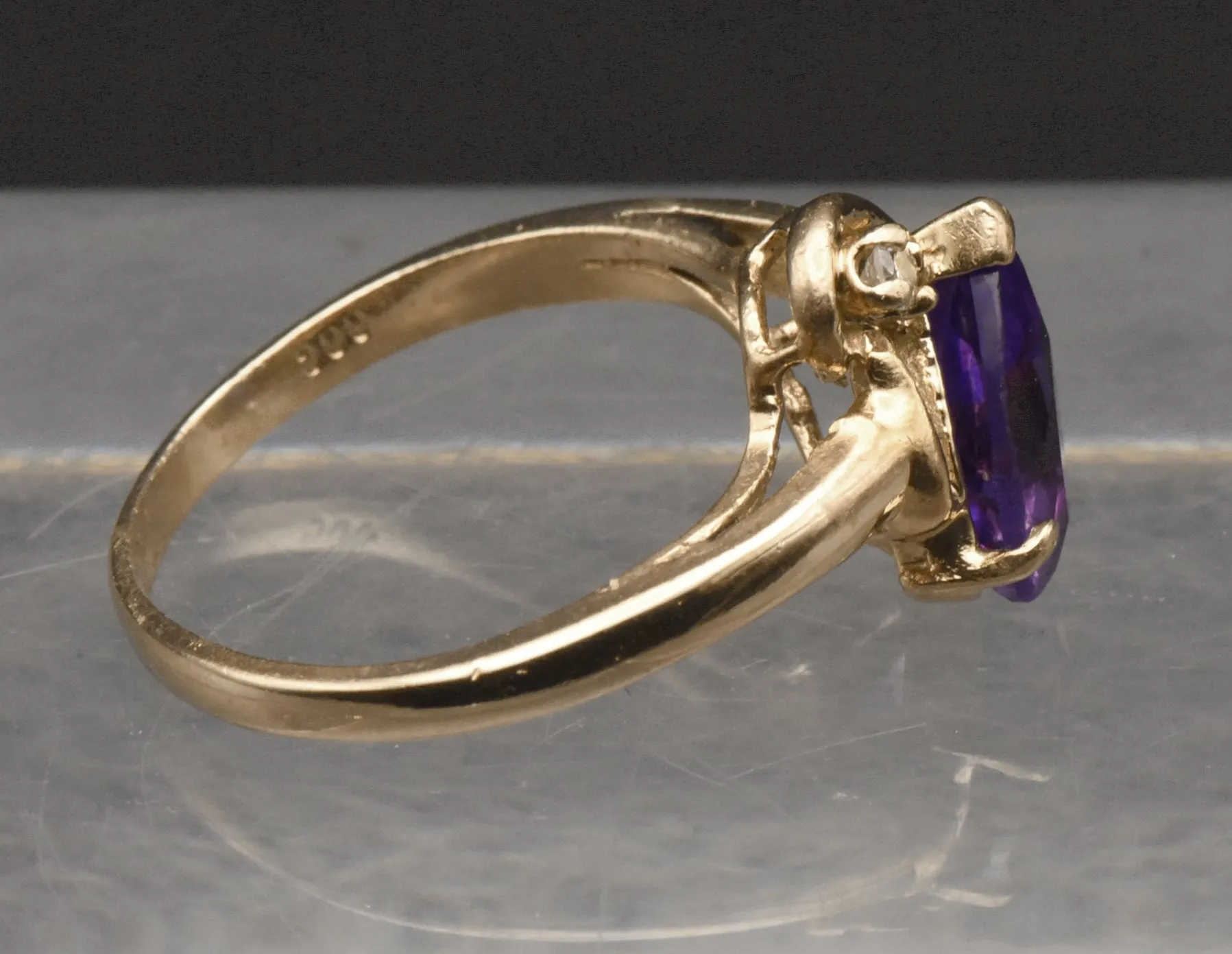 Vintage 14K Gold Amethyst and Diamond Ring - Size 6.5